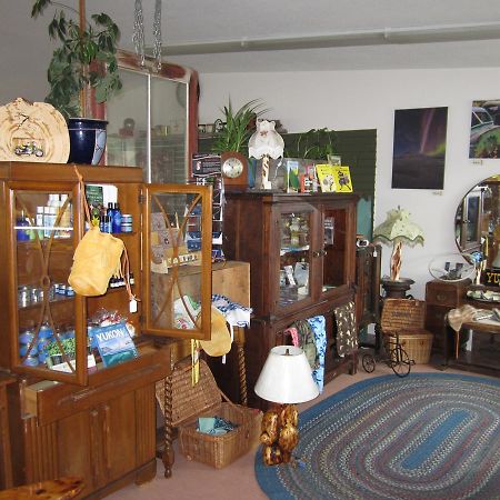 Johnson'S Crossing Lodge Johnsons Crossing Extérieur photo