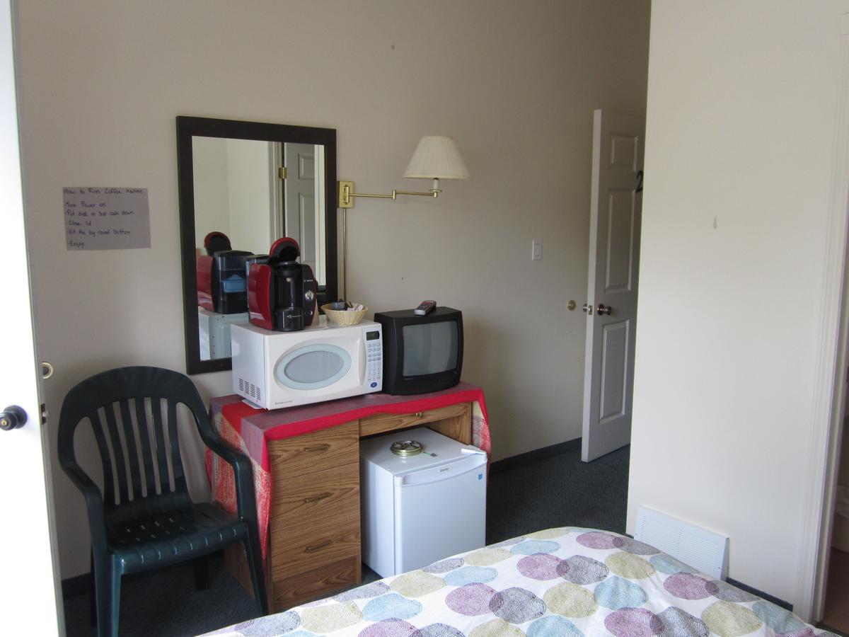 Johnson'S Crossing Lodge Johnsons Crossing Extérieur photo