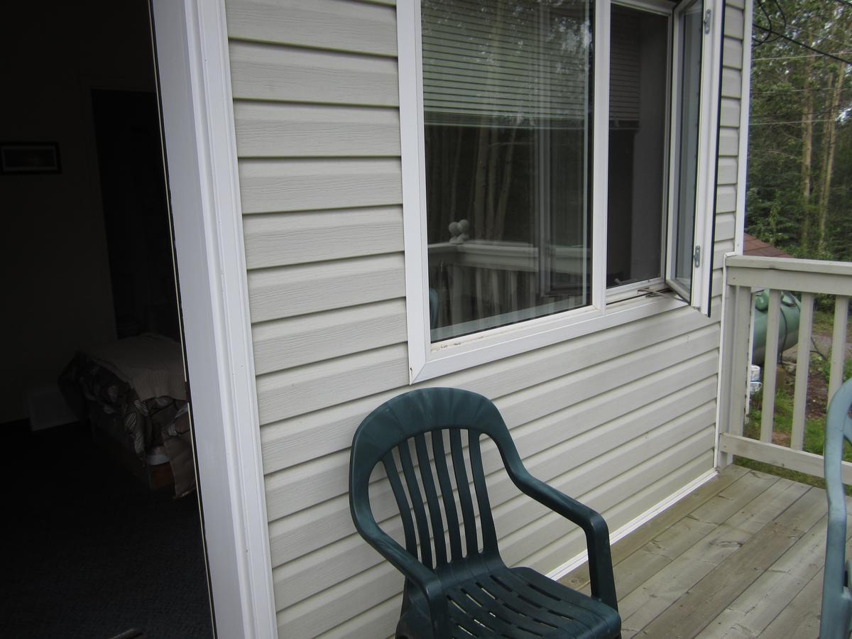 Johnson'S Crossing Lodge Johnsons Crossing Extérieur photo